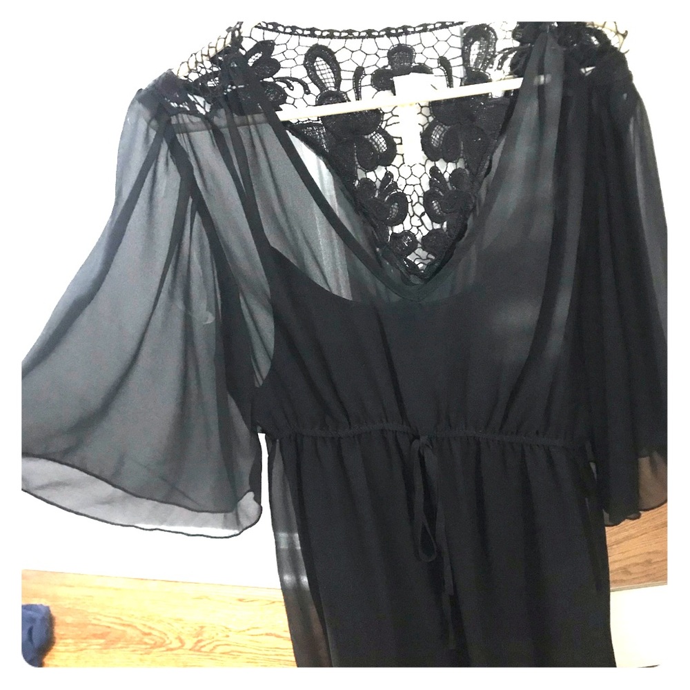 Short sleeved black blouse